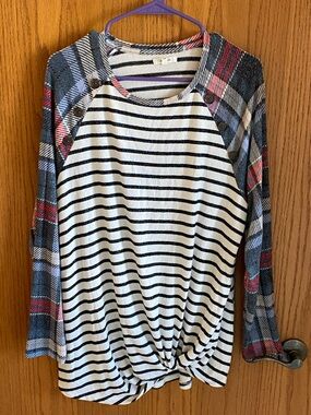 Maurice’s Women’s Long Sleeve Top - Size 0X
